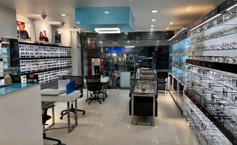 Eye Glasses Shop in Raj Nagar: Latest Styles and Quality Lenses