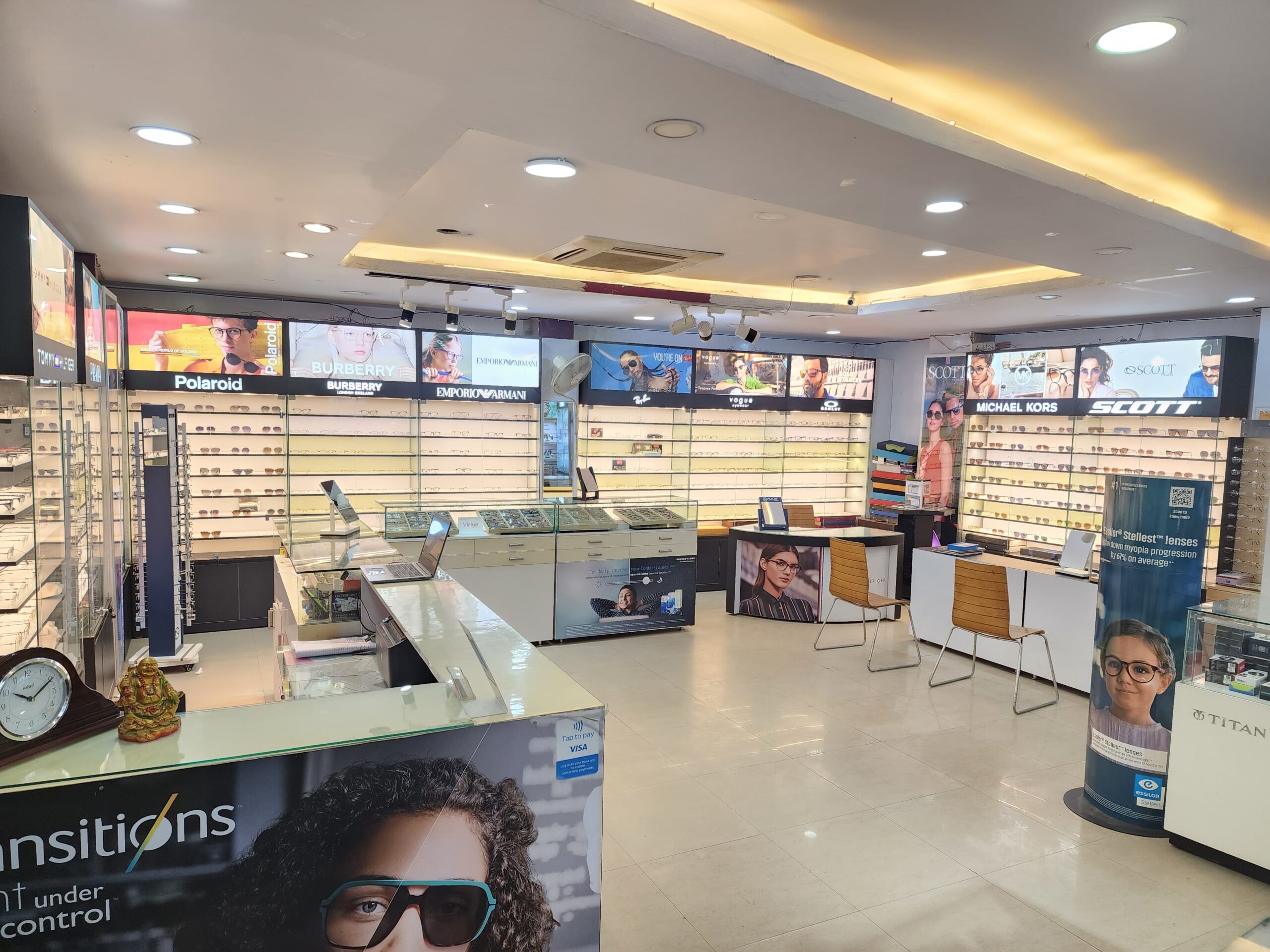 lakshmi-opticals-jagat-farm-showroom